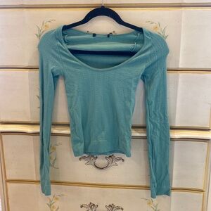 Boat neck long sleeve green top
